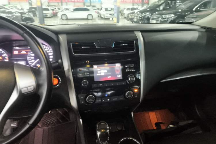 Used Nissan Teana 2013 2.0L XL Comfort Edition Audio And AC Panel