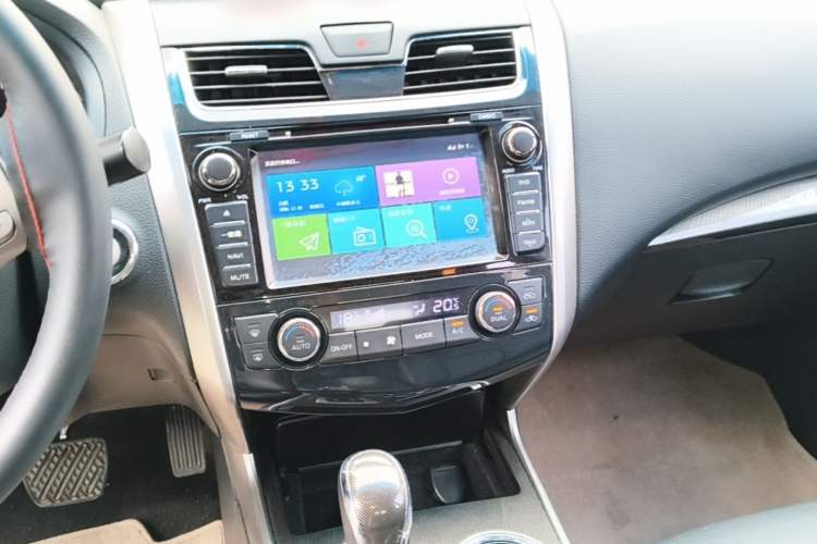 Used Nissan Teana 2013 2.0L XL Comfort Edition Audio And AC Panel