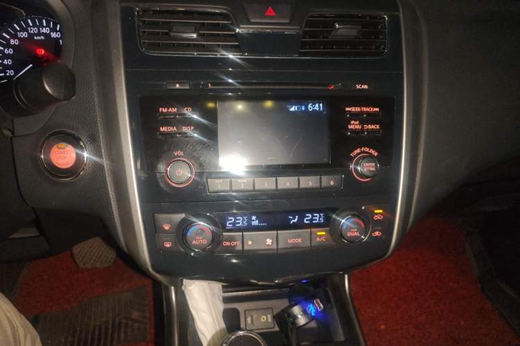 Used Nissan Teana 2013 2.0L XL Comfort Edition Audio And AC Panel