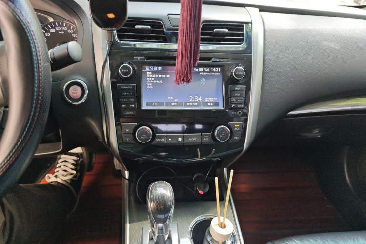 Used Nissan Teana 2013 2.5L XL-NAVI Luxury Edition Audio And AC Panel