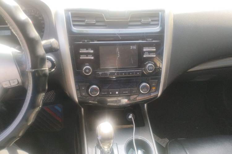 Used Nissan Teana 2013 2.0L XL Comfort Edition Audio And AC Panel