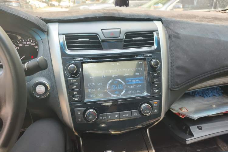 Used Nissan Teana 2013 2.0L XL Comfort Edition Audio And AC Panel