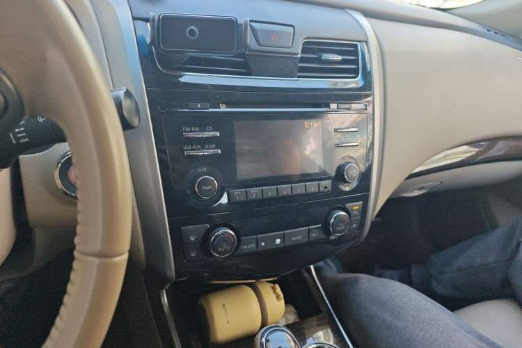 Used Nissan Teana 2013 2.0L XL Comfort Edition Audio And AC Panel