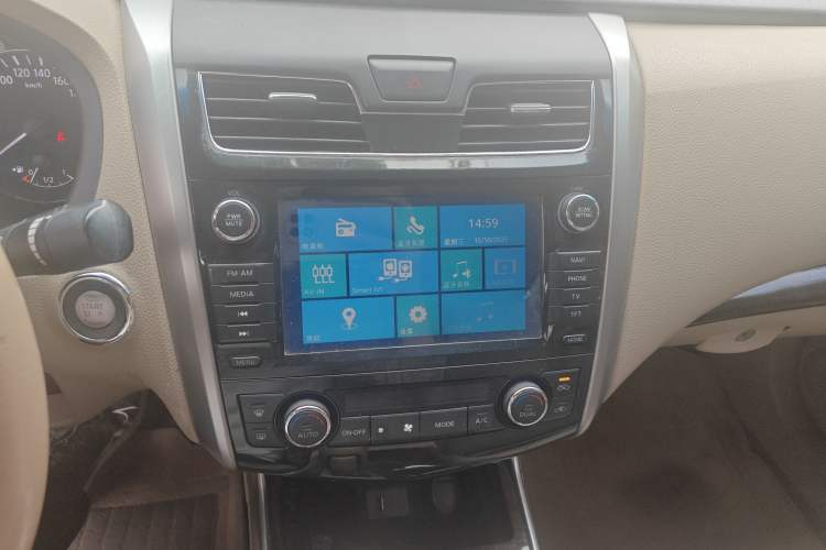 Used Nissan Teana 2013 2.5L XL Leading Edition Audio And AC Panel