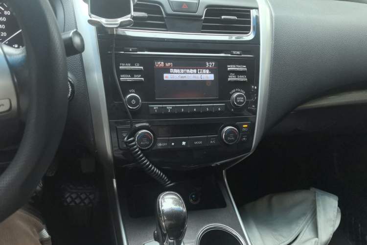 Used Nissan Teana 2013 2.0L XL Comfort Edition Audio And AC Panel