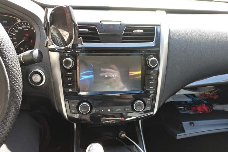 Used Nissan Teana 2013 2.0L XL Comfort Edition Audio And AC Panel