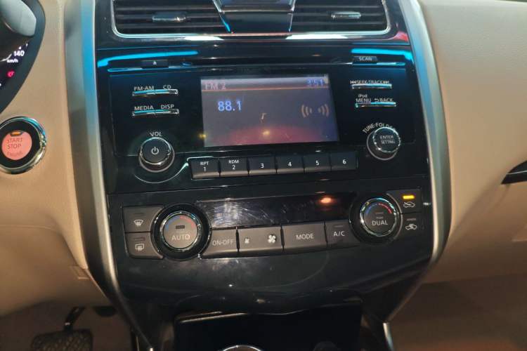 Used Nissan Teana 2013 2.0L XL Comfort Edition Audio And AC Panel