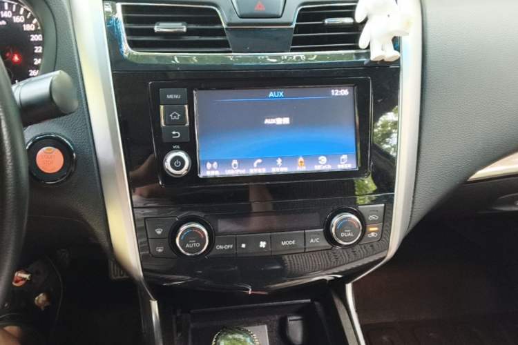 Used Nissan Teana 2013 2.0L XL Comfort Edition Audio And AC Panel