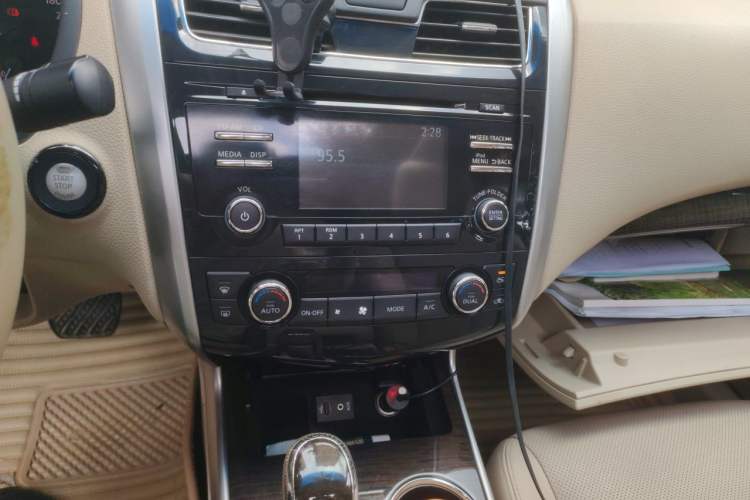 Used Nissan Teana 2013 2.5L XL Leading Edition Audio And AC Panel