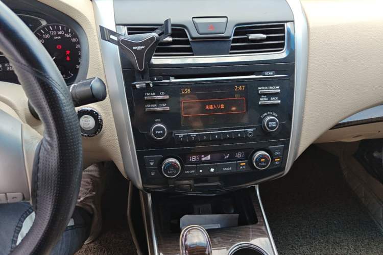 Used Nissan Teana 2013 2.0L XL Comfort Edition Audio And AC Panel
