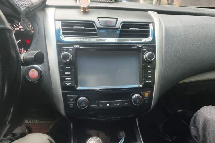 Used Nissan Teana 2013 2.0L XL Comfort Edition Audio And AC Panel