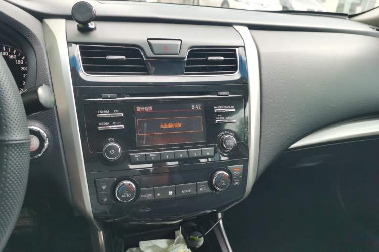 Used Nissan Teana 2013 2.0L XL Comfort Edition Audio And AC Panel
