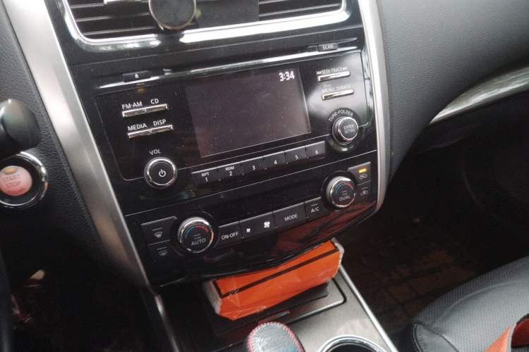 Used Nissan Teana 2013 2.0L XL Comfort Edition Audio And AC Panel