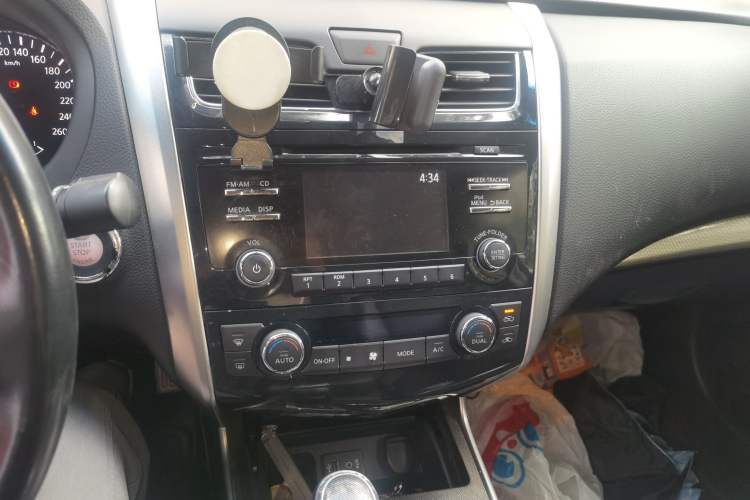 Used Nissan Teana 2013 2.0L XL Comfort Edition Audio And AC Panel