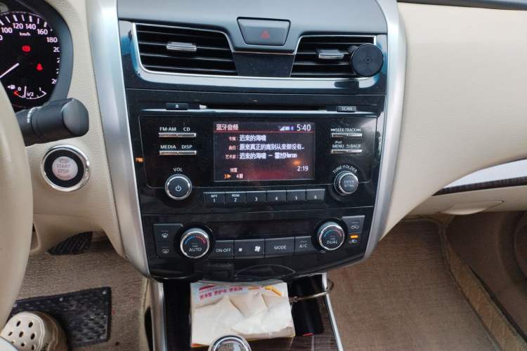 Used Nissan Teana 2013 2.0L XL Comfort Edition Audio And AC Panel