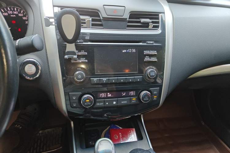 Used Nissan Teana 2013 2.0L XL Comfort Edition Audio And AC Panel
