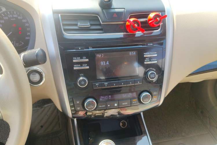 Used Nissan Teana 2013 2.0L XE Fashion Edition Audio And AC Panel