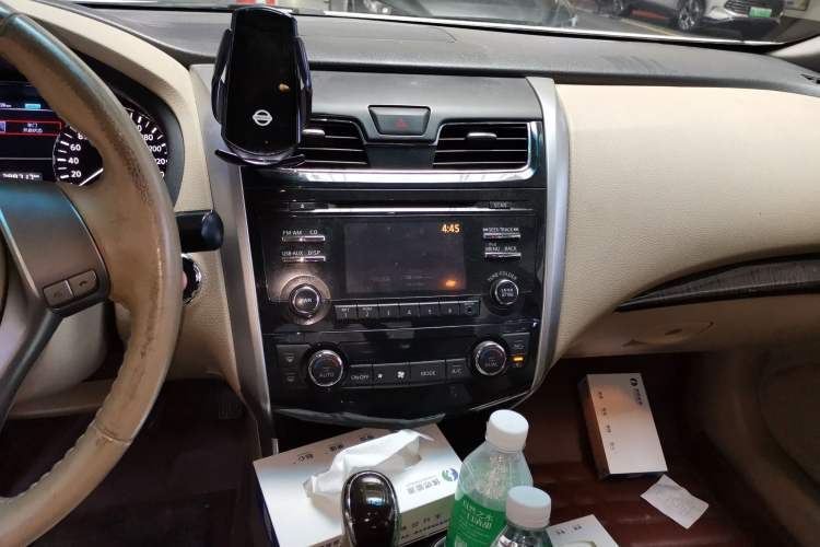 Used Nissan Teana 2013 2.0L XL Comfort Edition Audio And AC Panel