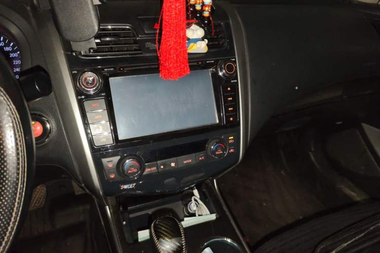 Used Nissan Teana 2013 2.0L XL Comfort Edition Audio And AC Panel