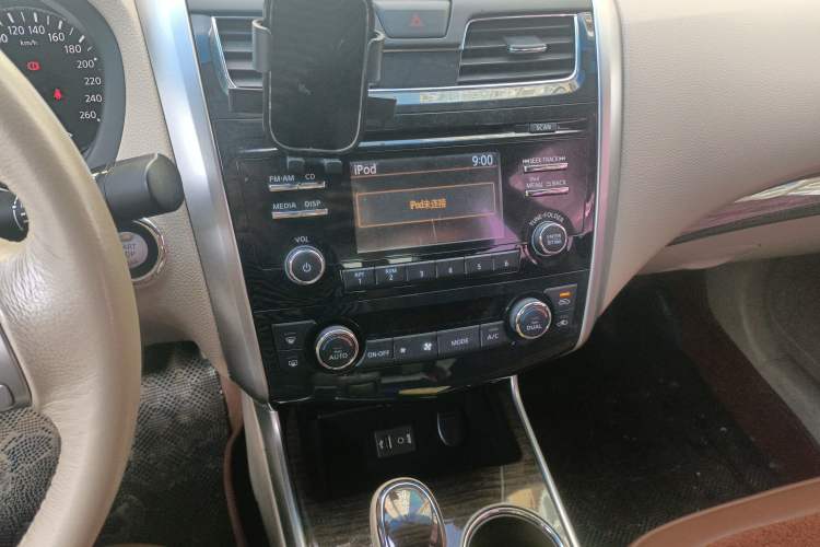 Used Nissan Teana 2013 2.0L XL Comfort Edition Audio And AC Panel