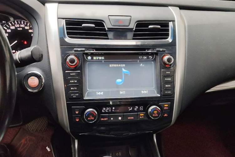 Used Nissan Teana 2013 2.0L XL Comfort Edition Audio And AC Panel