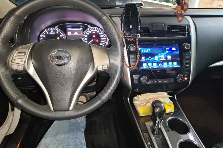 Used Nissan Teana 2013 2.0L XL Comfort Edition Center Console