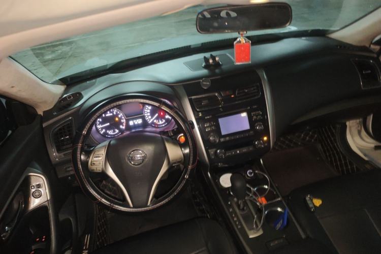 Used Nissan Teana 2013 2.0L XL Comfort Edition Center Console
