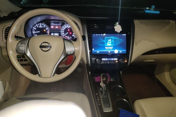 Used Nissan Teana 2013 2.0L XE Fashion Edition Center Console