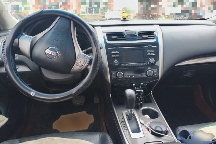 Used Nissan Teana 2013 2.0L XL Comfort Edition Center Console