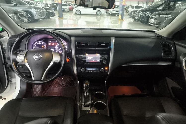 Used Nissan Teana 2013 2.0L XL Comfort Edition Center Console