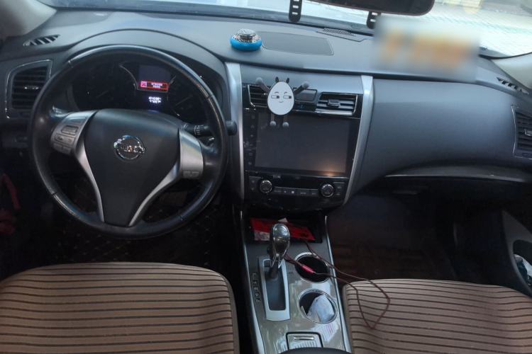 Used Nissan Teana 2013 2.0L XL Comfort Edition Center Console