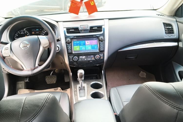 Used Nissan Teana 2013 2.0L XL Comfort Edition Center Console
