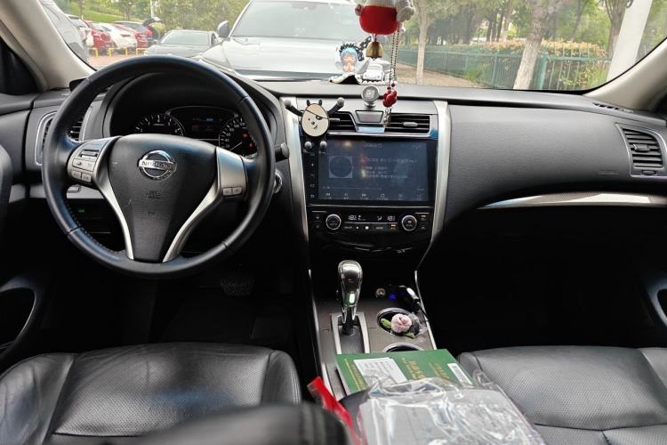 Used Nissan Teana 2013 2.0L XL Comfort Edition Center Console