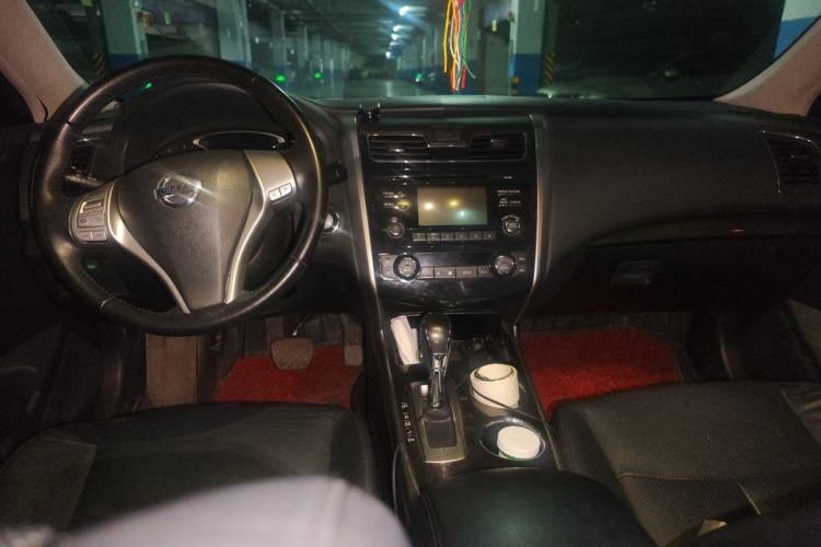 Used Nissan Teana 2013 2.0L XL Comfort Edition Center Console