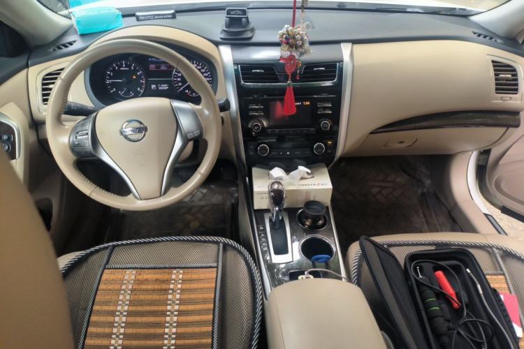 Used Nissan Teana 2013 2.0L XL Comfort Edition Center Console