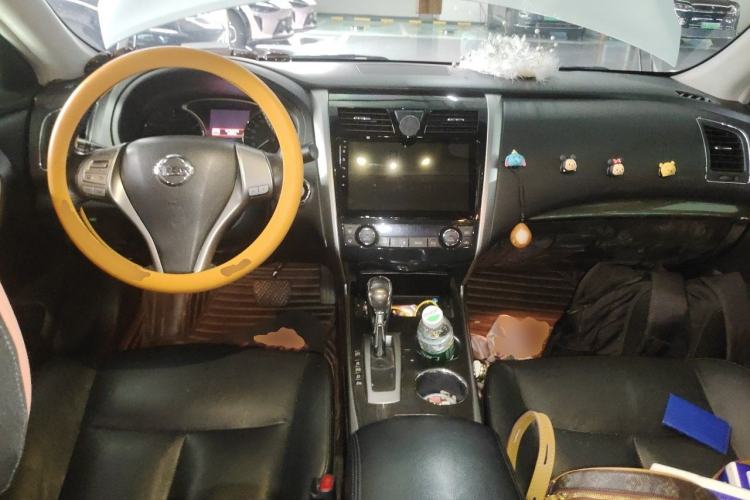Used Nissan Teana 2013 2.0L XL Comfort Edition Center Console
