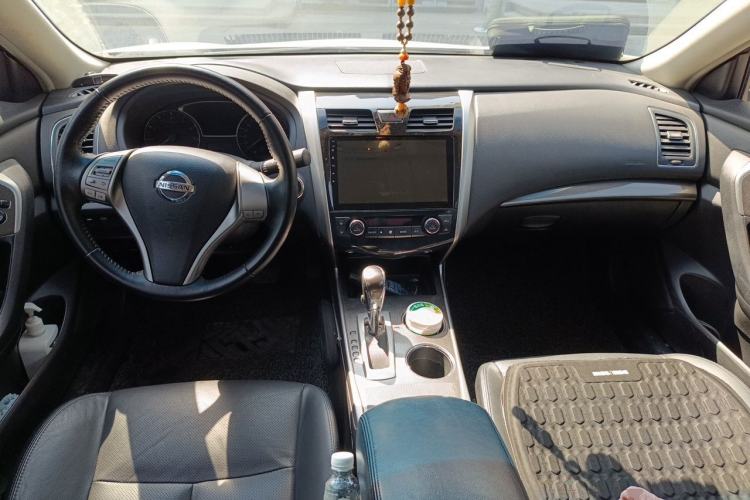 Used Nissan Teana 2013 2.0L XL Comfort Edition Center Console