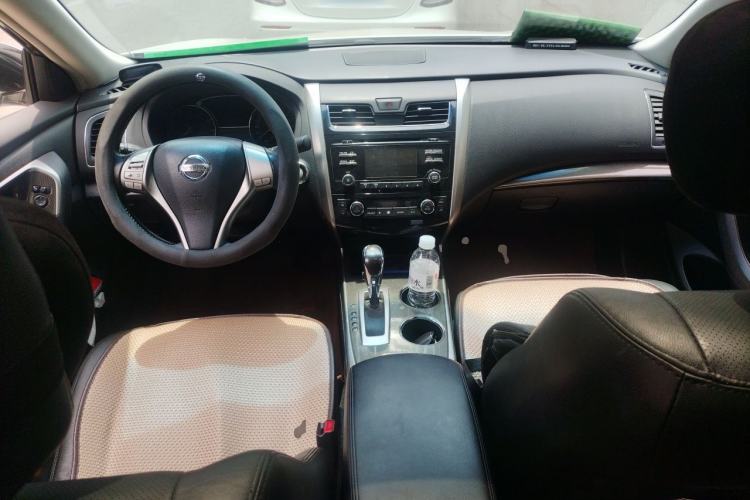 Used Nissan Teana 2013 2.0L XL Comfort Edition Center Console