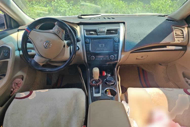Used Nissan Teana 2013 2.0L XL Comfort Edition Center Console
