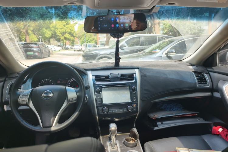 Used Nissan Teana 2013 2.0L XL Comfort Edition Center Console
