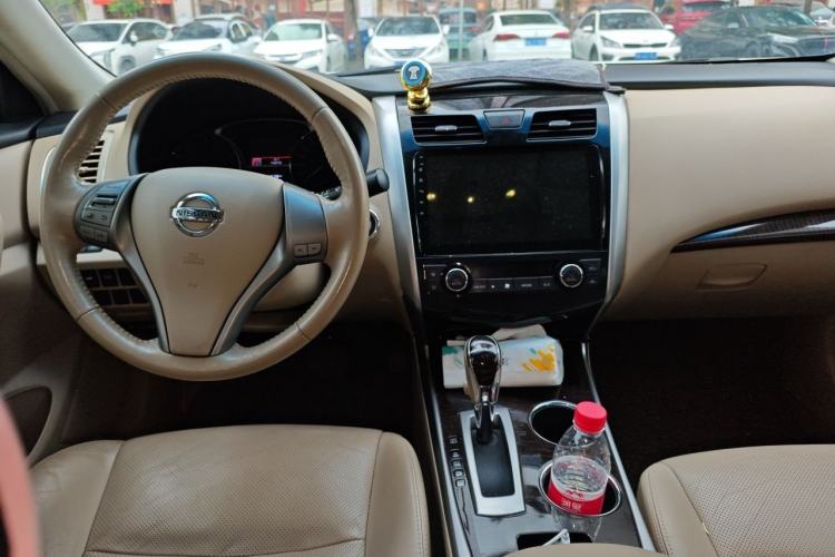 Used Nissan Teana 2013 2.0L XL Comfort Edition Center Console