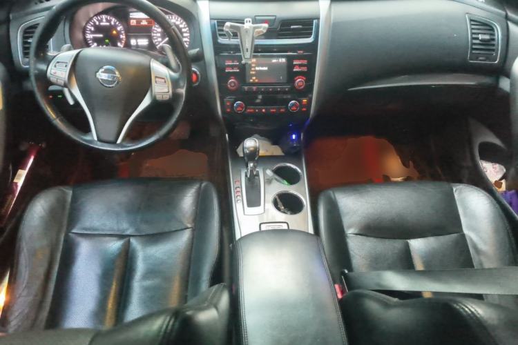 Used Nissan Teana 2013 2.5L XL Leading Edition Center Console