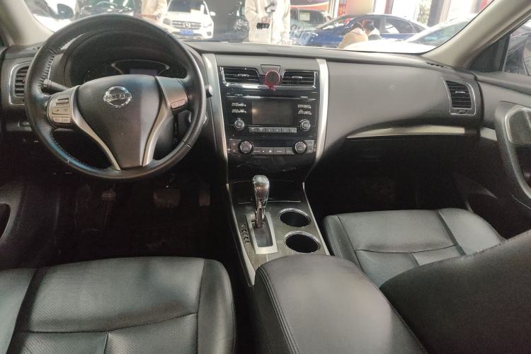 Used Nissan Teana 2013 2.0L XL Comfort Edition Center Console