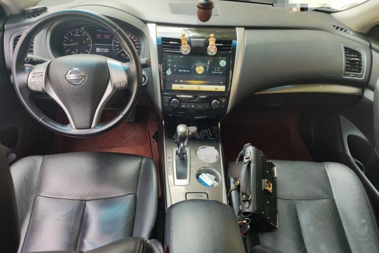 Used Nissan Teana 2013 2.0L XL Comfort Edition Center Console