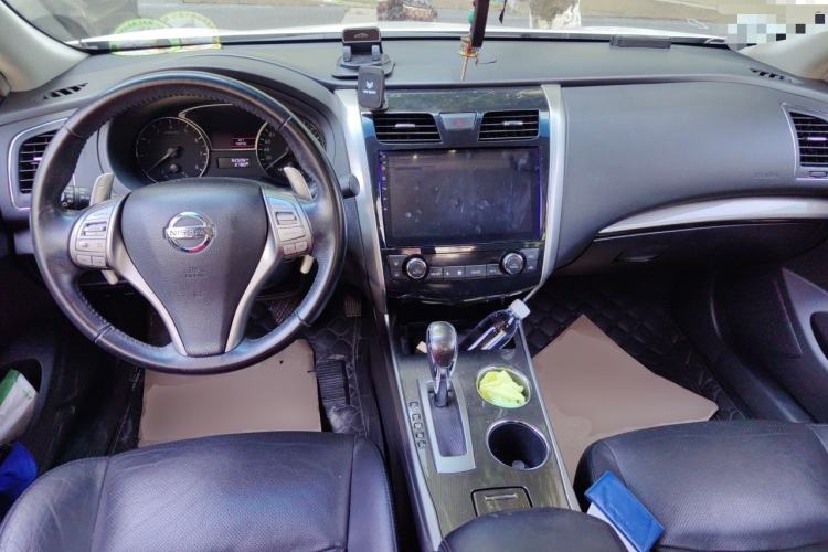 Used Nissan Teana 2013 2.5L XL Leading Edition Center Console