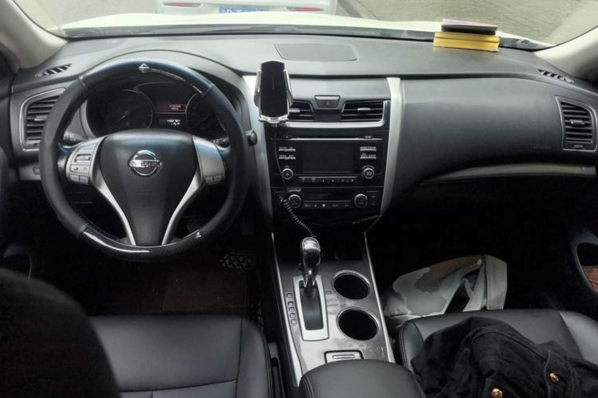 Used Nissan Teana 2013 2.0L XL Comfort Edition Center Console
