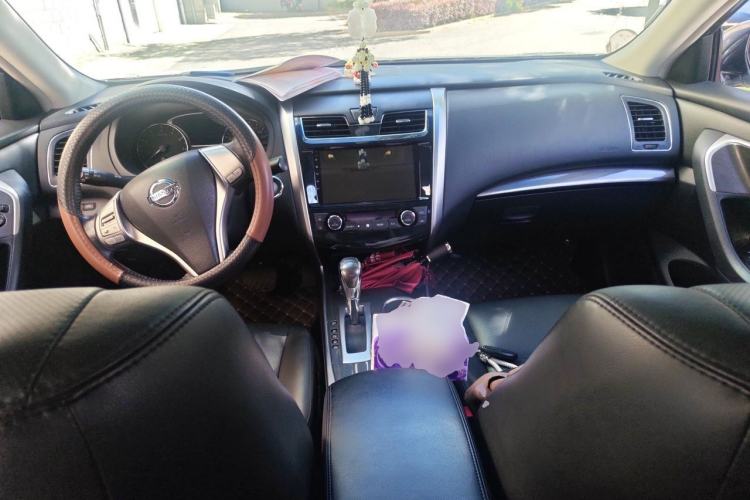 Used Nissan Teana 2013 2.0L XL Comfort Edition Center Console