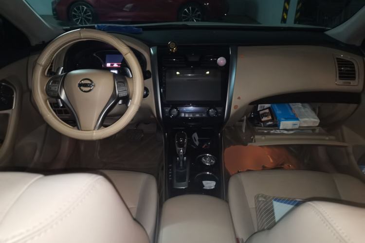 Used Nissan Teana 2013 2.5L XL Leading Edition Center Console