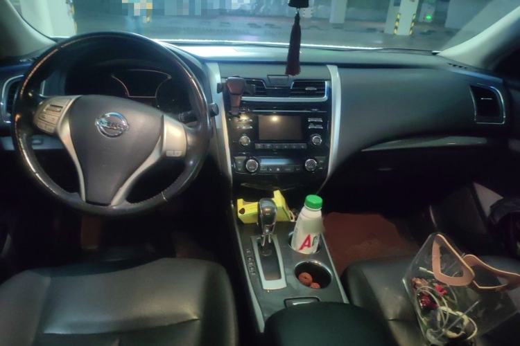 Used Nissan Teana 2013 2.0L XL Comfort Edition Center Console