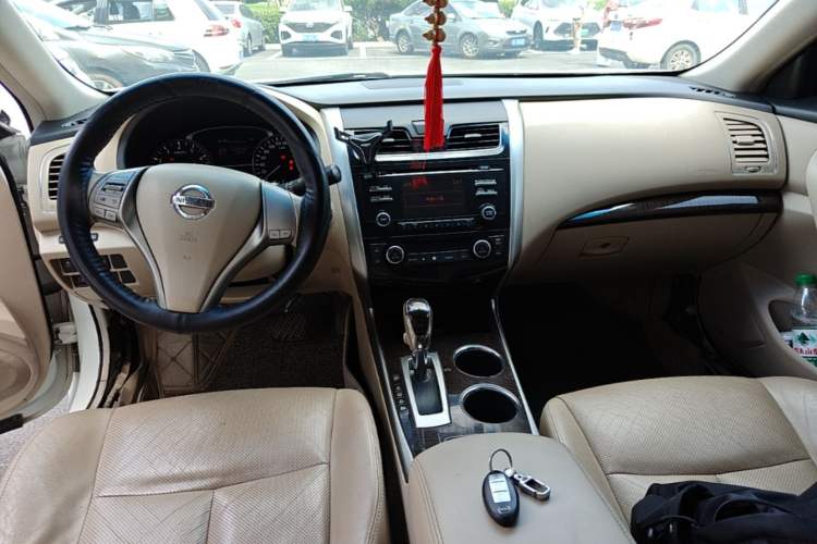 Used Nissan Teana 2013 2.0L XL Comfort Edition Center Console